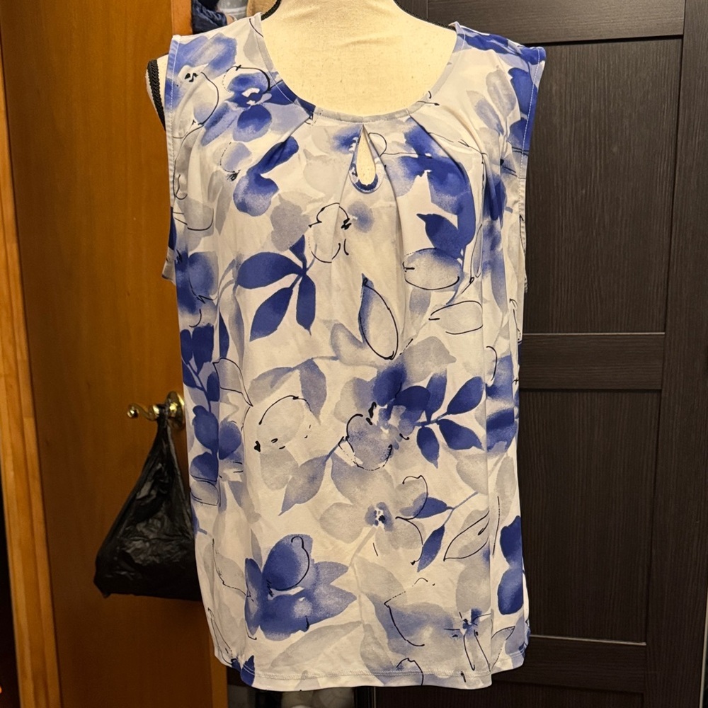 Kasper Blue and White Floral Blouse